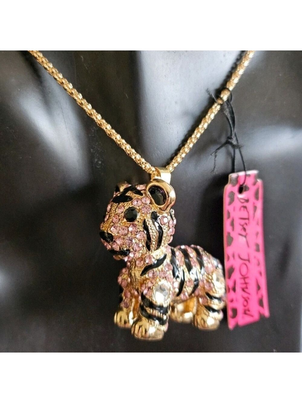 Betsey Johnson Black Enamel&Gold tone 3D Tiger Pendant On Goldtone Necklace 24" - Picture 2 of 3